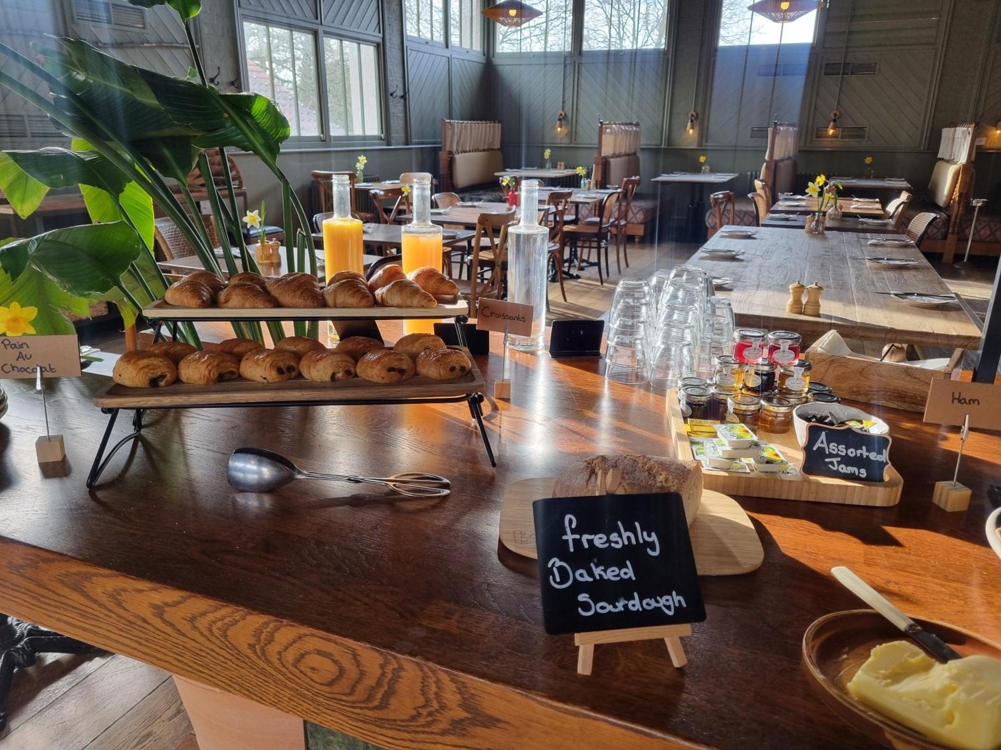 The Ridings At Theobalds Park Hotel Goff's Oak Ngoại thất bức ảnh